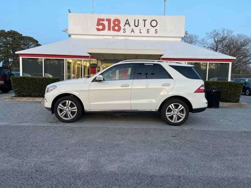 2013 Mercedes Benz ML 350 4MATIC photo 1