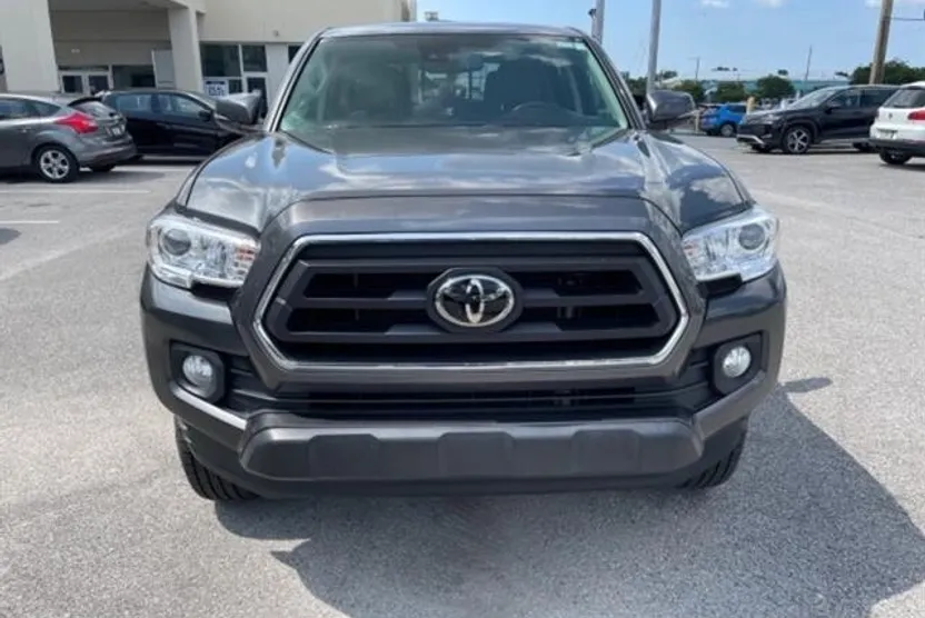 2022 Toyota Tacoma SR5 V6 photo 1