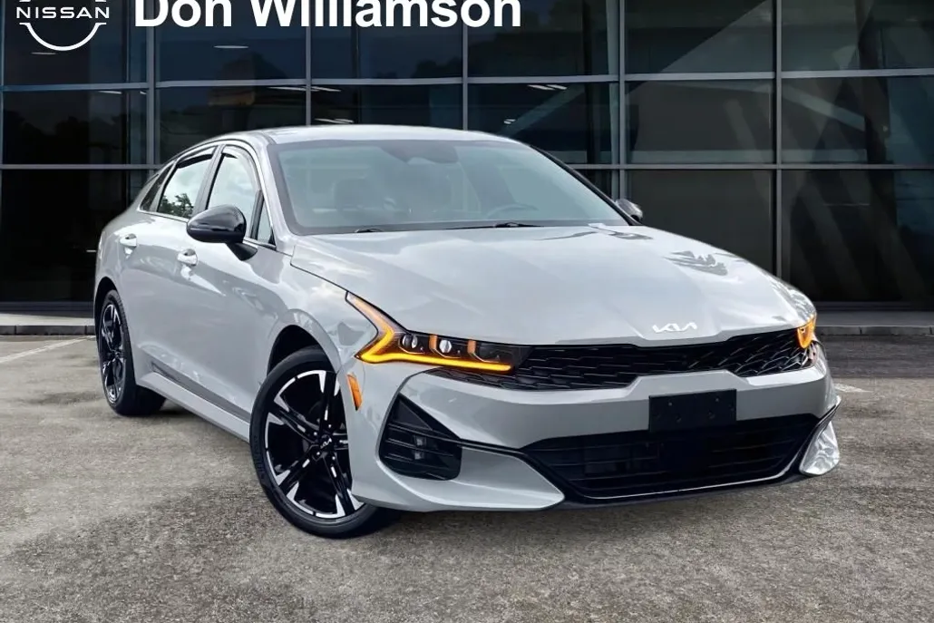 2024 Kia K5 GT-Line photo 1