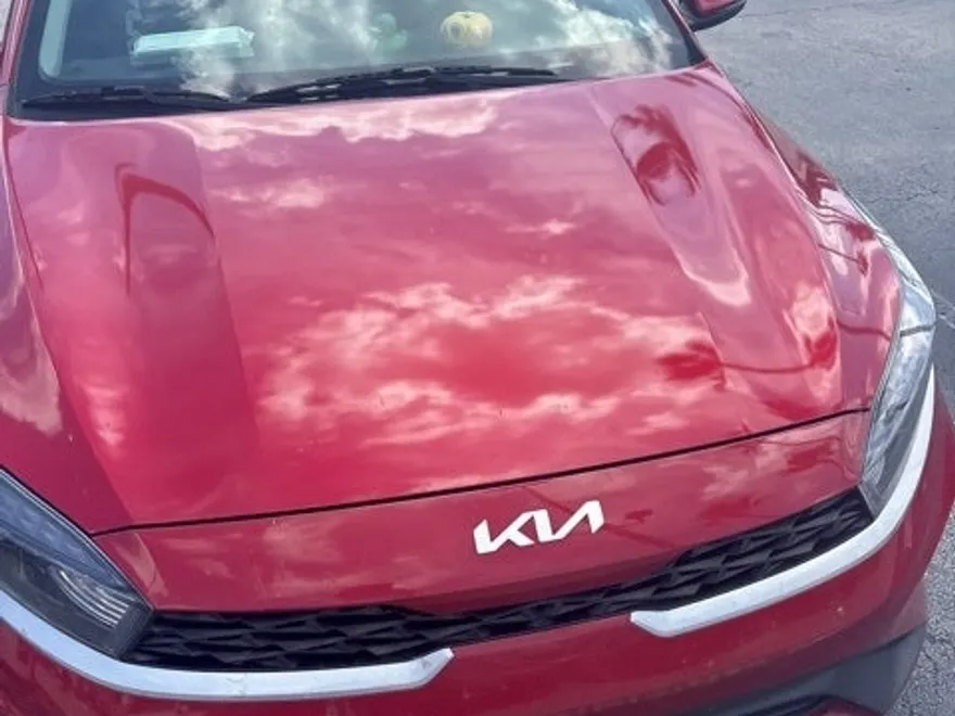 2023 Kia Forte LXS photo 1