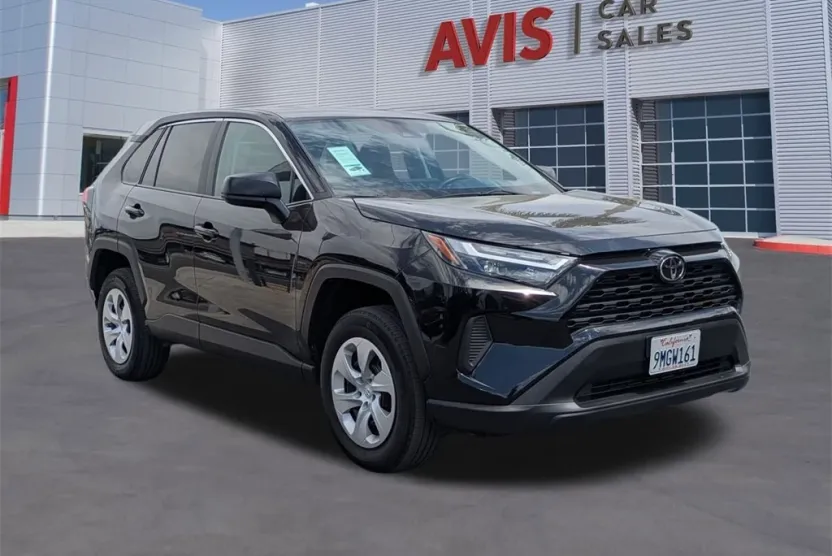 2024 Toyota RAV4 LE photo 1