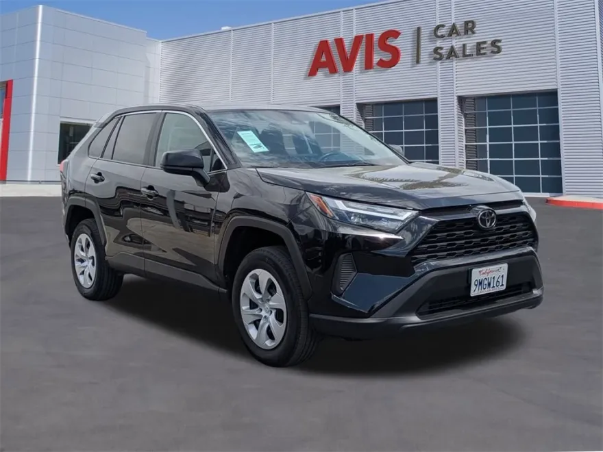 2024 Toyota RAV4 LE photo 1