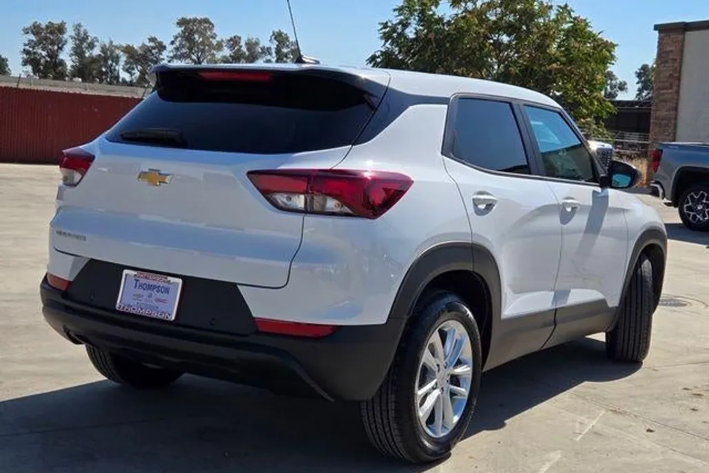 2026 Chevrolet Trailblazer LS photo 1