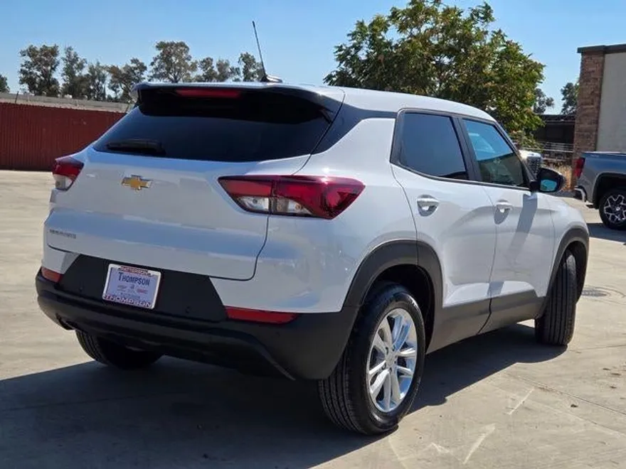 2026 Chevrolet Trailblazer LS photo 1