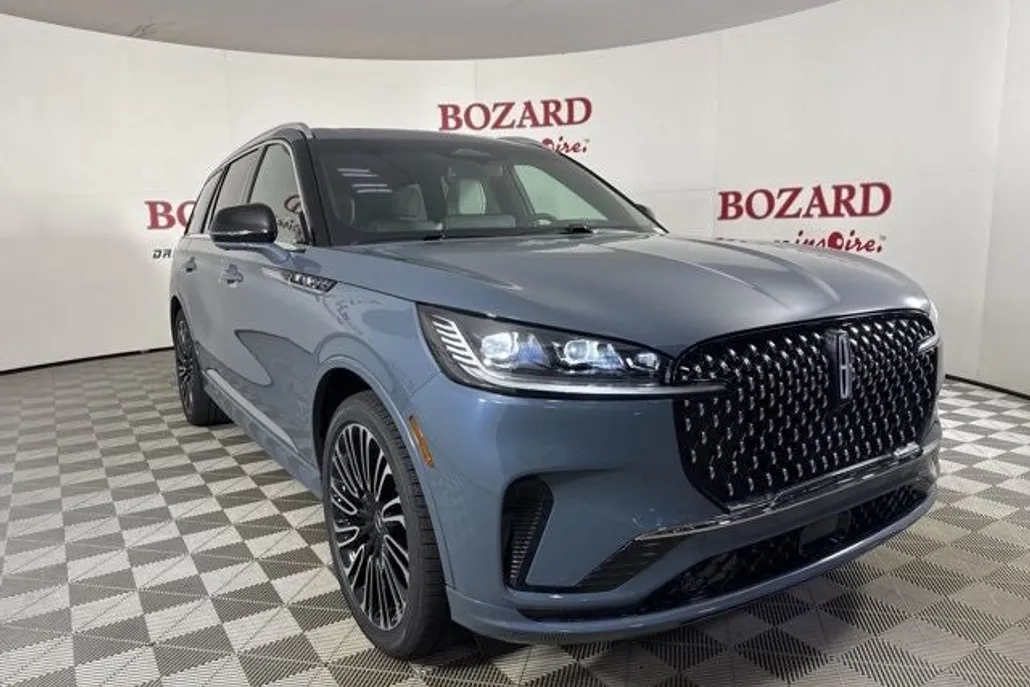 2025 Lincoln Aviator Black Label photo 1