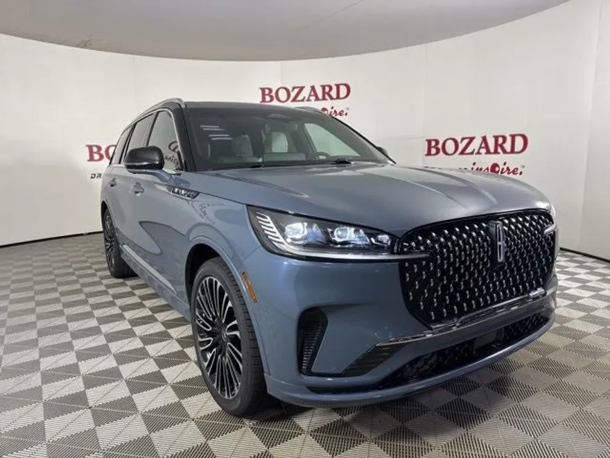 2025 Lincoln Aviator Black Label photo 1