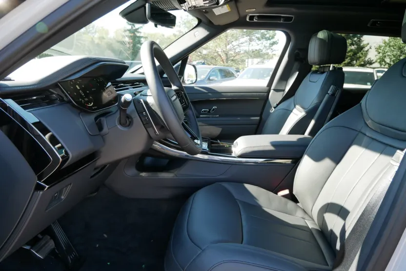 2025 Land Rover Range Rover Sport SE photo 1