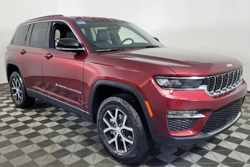 2025 Jeep Grand Cherokee Limited photo 1