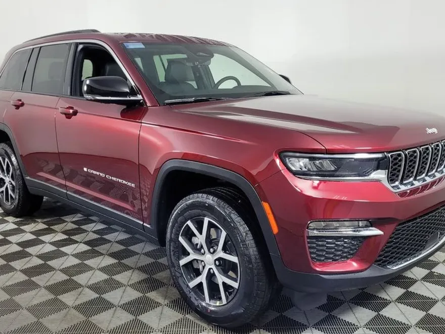 2025 Jeep Grand Cherokee Limited photo 1