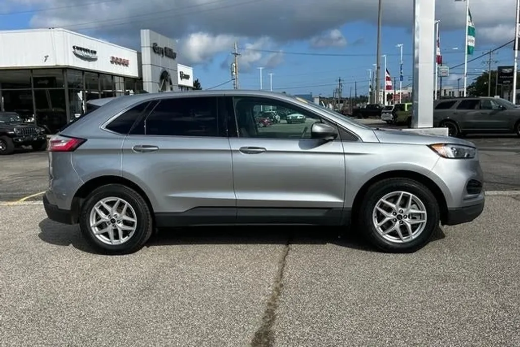2024 Ford Edge SEL photo 1