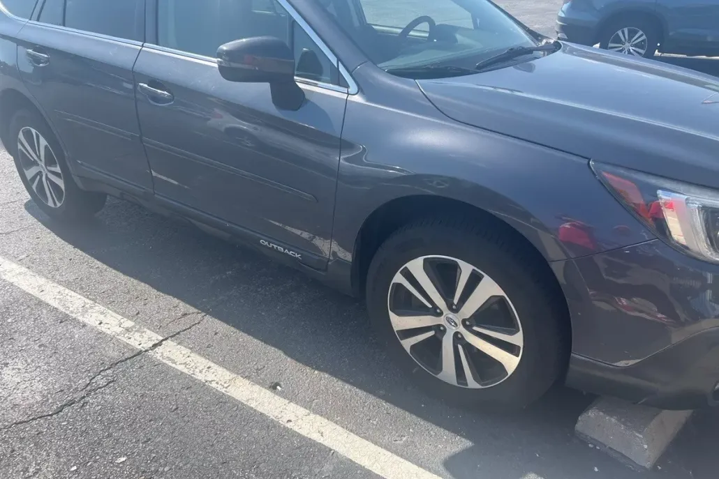 2019 Subaru Outback 2.5i Limited photo 1