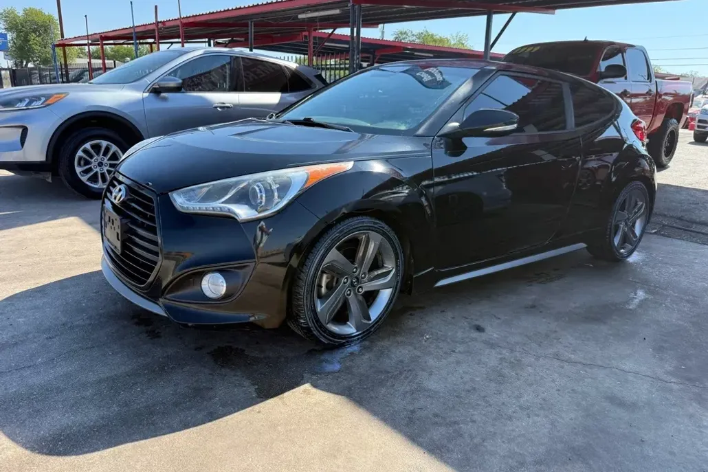 2013 Hyundai Veloster Base photo 1