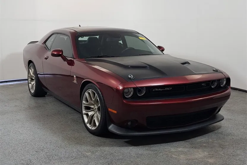 2020 Dodge Challenger R/T photo 1
