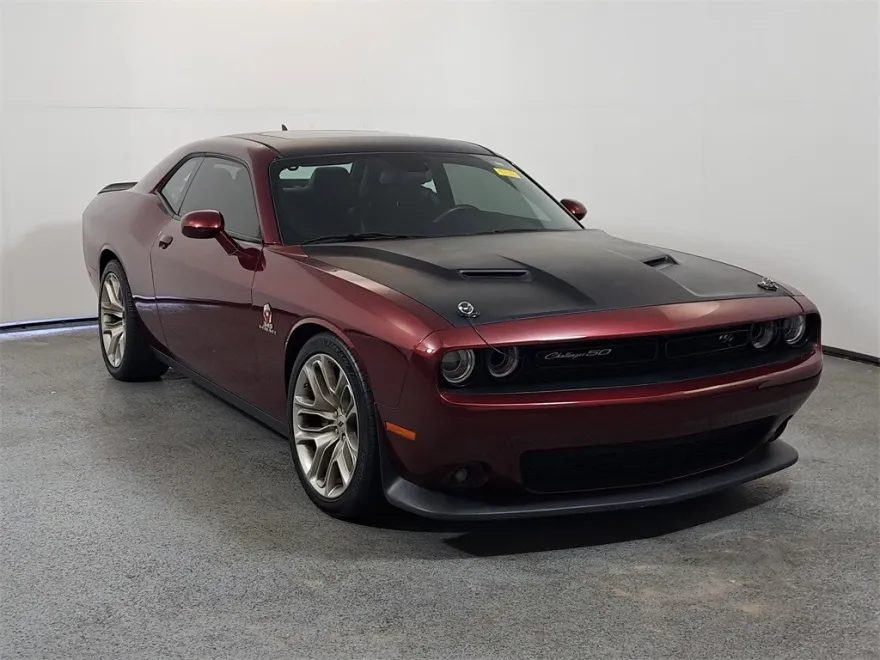 2020 Dodge Challenger R/T photo 1