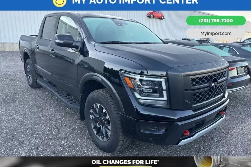 2024 Nissan Titan PRO-4X photo 1
