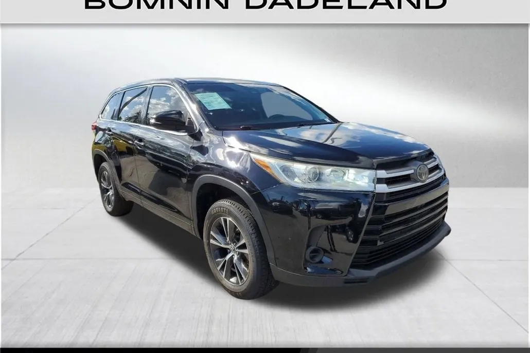 2018 Toyota Highlander LE Plus photo 1