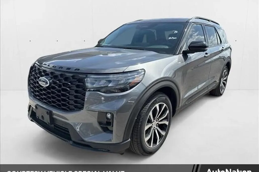 2025 Ford Explorer ST-Line photo 1