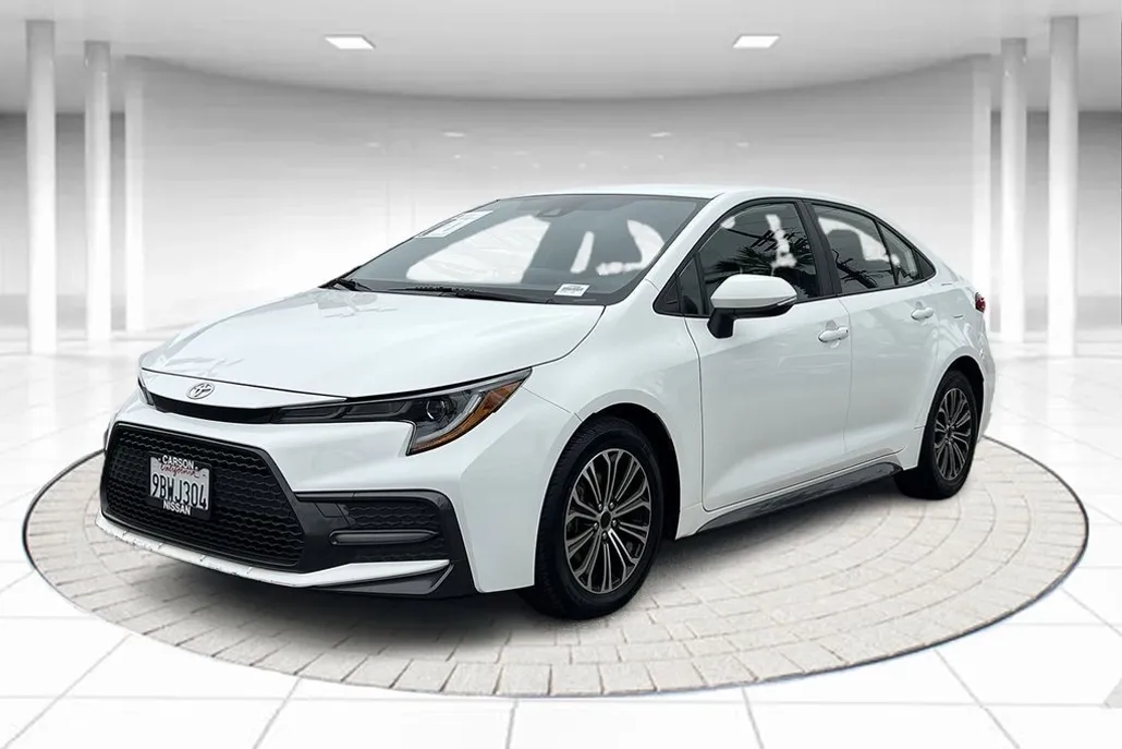 2022 Toyota Corolla SE photo 1