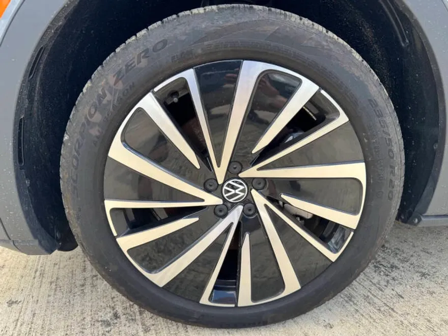 2023 Volkswagen ID.4 Pro Plus photo 1