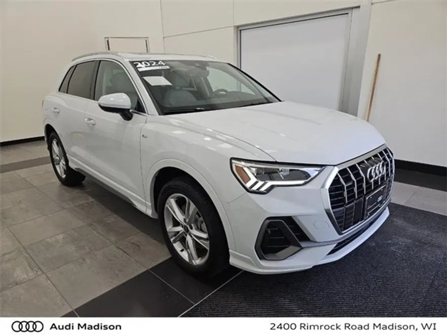 2024 Audi Q3 Premium Plus S line photo 1