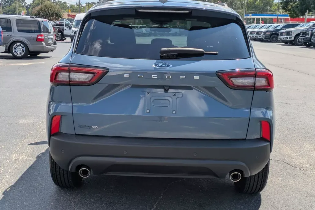2025 Ford Escape ST-Line photo 1