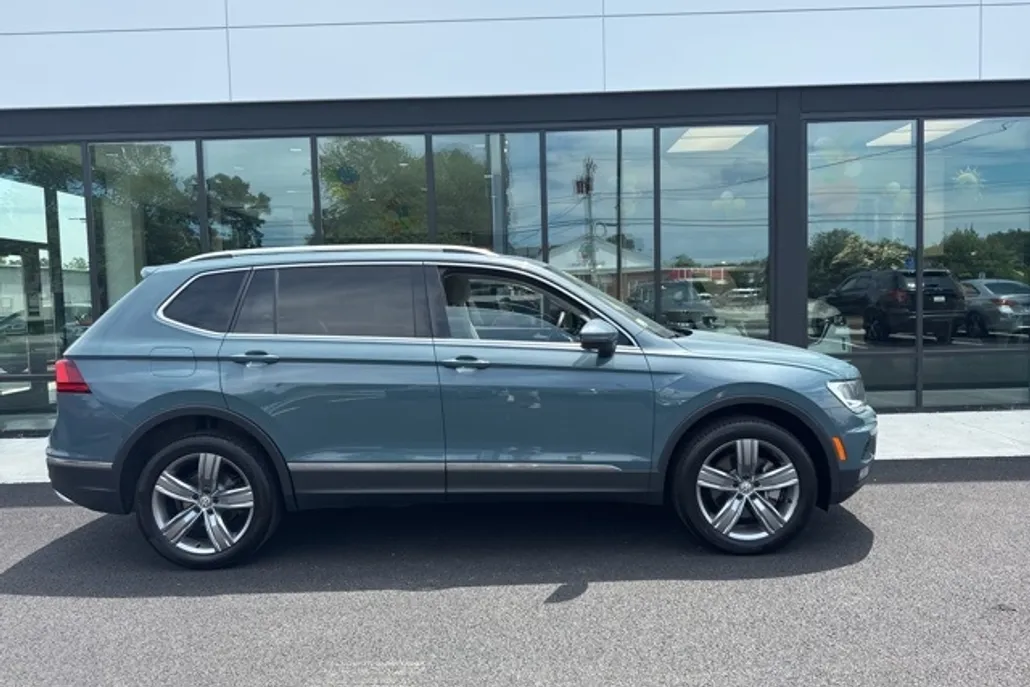 2021 Volkswagen Tiguan SEL photo 1