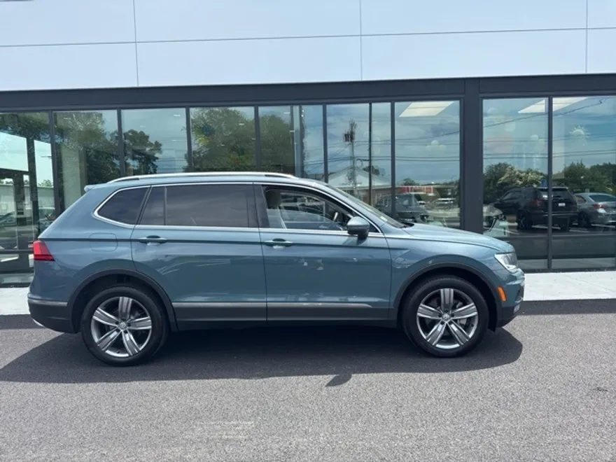 2021 Volkswagen Tiguan SEL photo 1