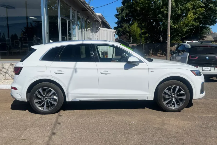 2023 Audi Q5 S line Premium Plus photo 1