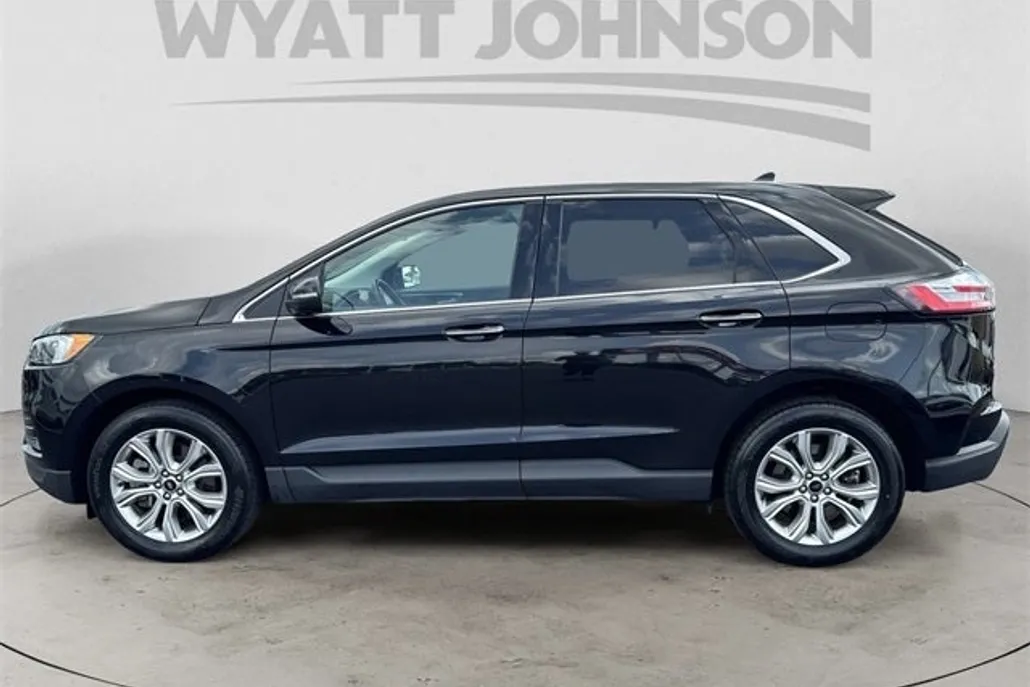 2024 Ford Edge Titanium photo 1
