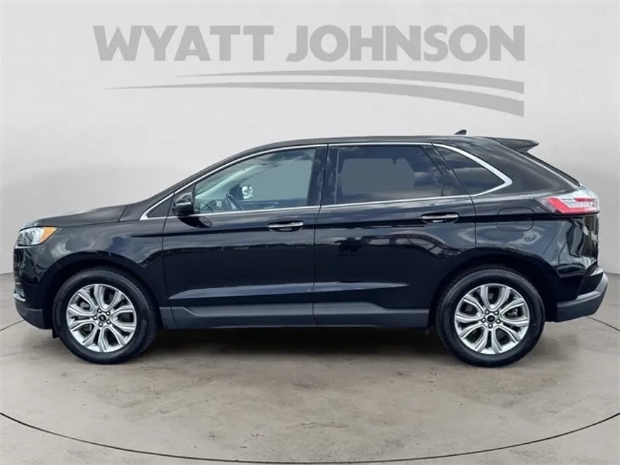 2024 Ford Edge Titanium photo 1