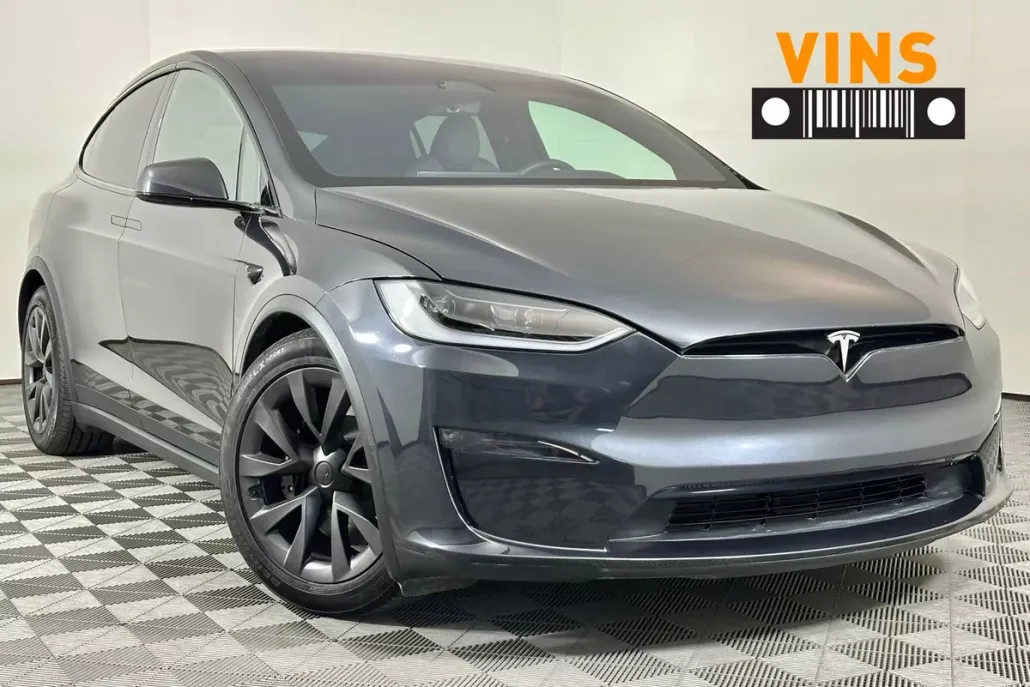2025 Tesla Model X photo 1
