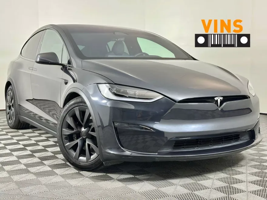 2025 Tesla Model X photo 1