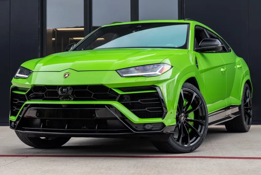 2022 Lamborghini Urus Base photo 1