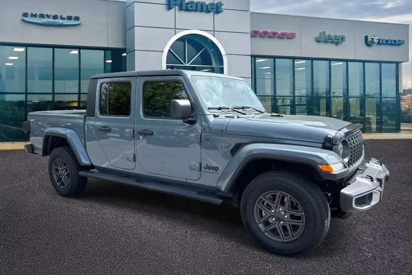 2024 Jeep Gladiator Sport S photo 1