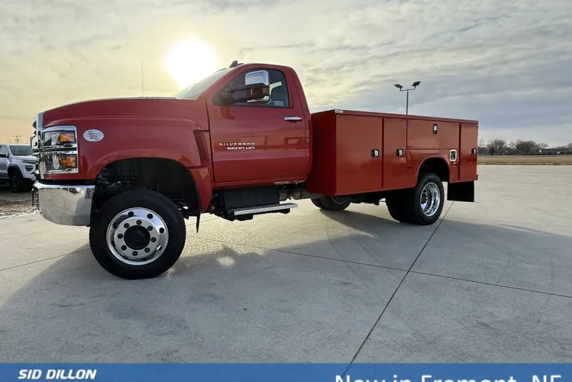 2024 Chevrolet Silverado Work Truck photo 1