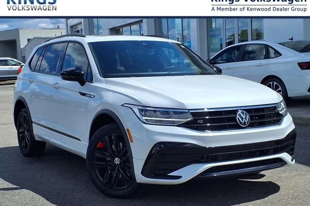 2022 Volkswagen Tiguan SE R-Line Black photo 1