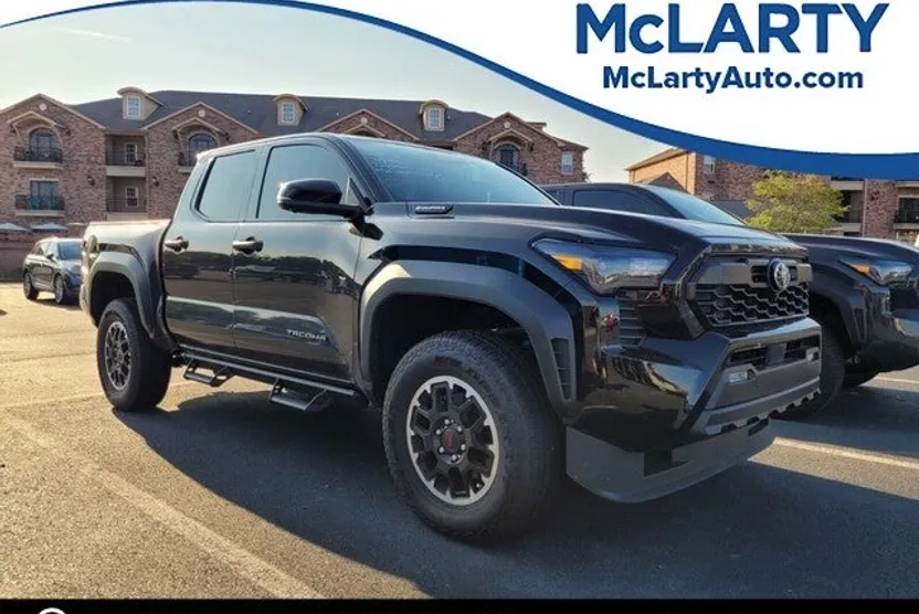 2025 Toyota Tacoma TRD Off-Road photo 1