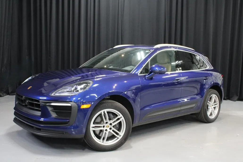 2025 Porsche Macan Base photo 1