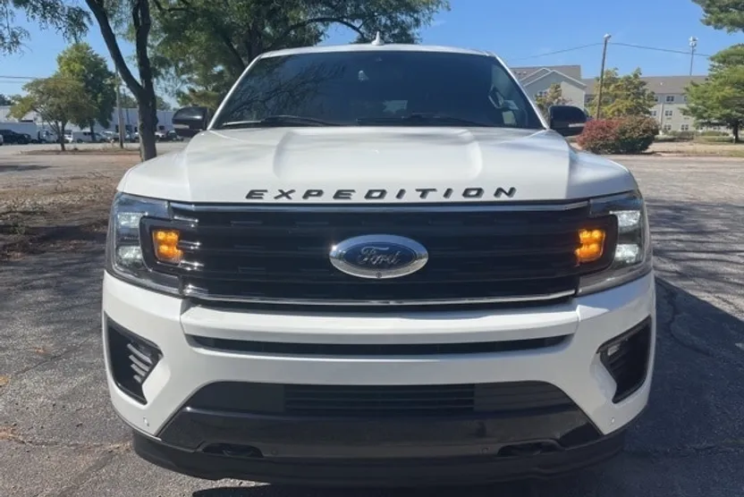 2021 Ford Expedition MAX Limited photo 1