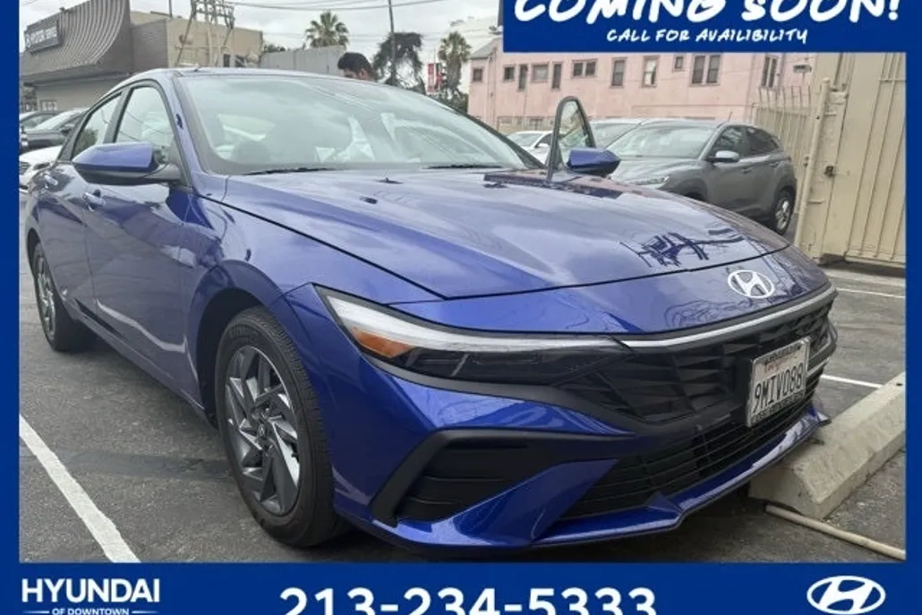2024 Hyundai Elantra SEL photo 1