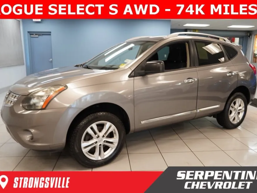 2015 Nissan Rogue Select S photo 1