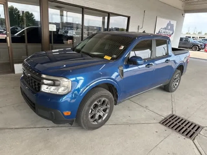 2023 Ford Maverick XLT photo 1