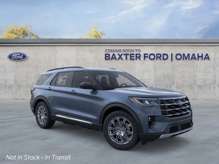 2025 Ford Explorer photo 1