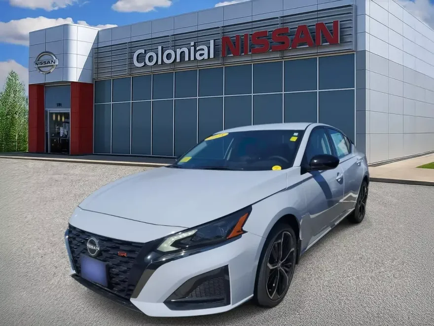 2025 Nissan Altima SR photo 1