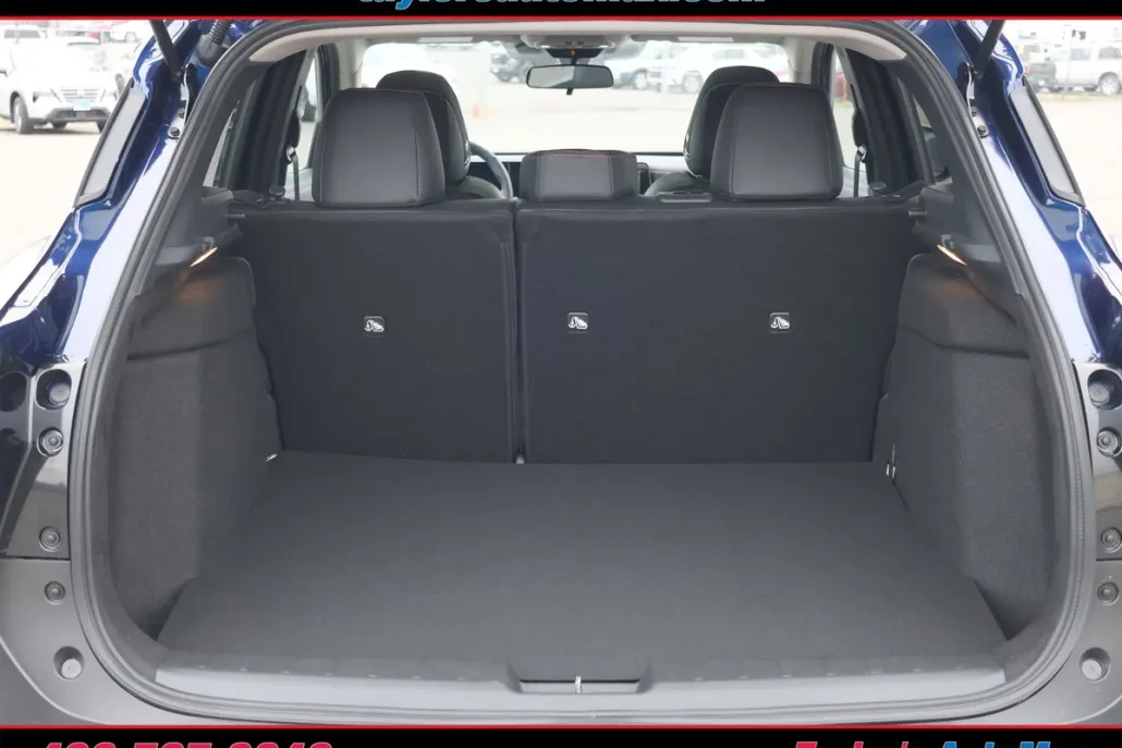 2025 Nissan Kicks SR photo 1