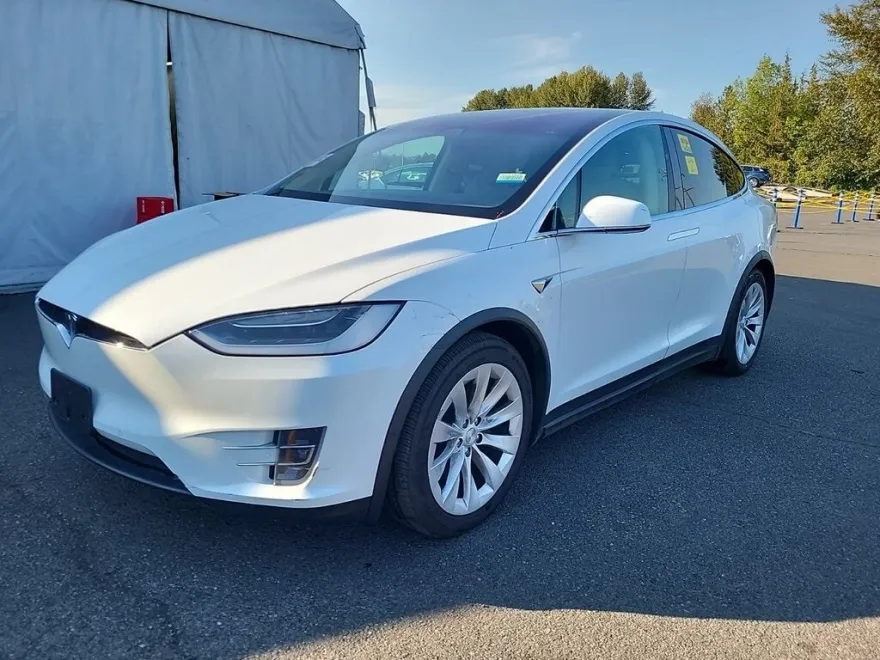 2016 Tesla Model X 90D photo 1