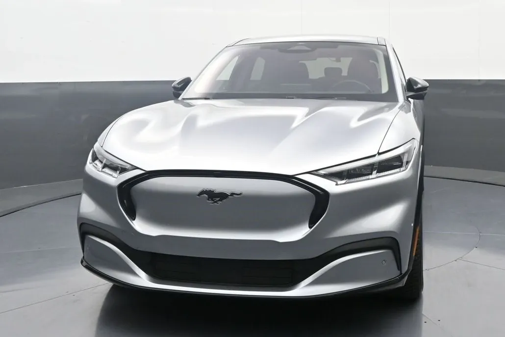 2021 Ford Mustang Mach-E Premium photo 1