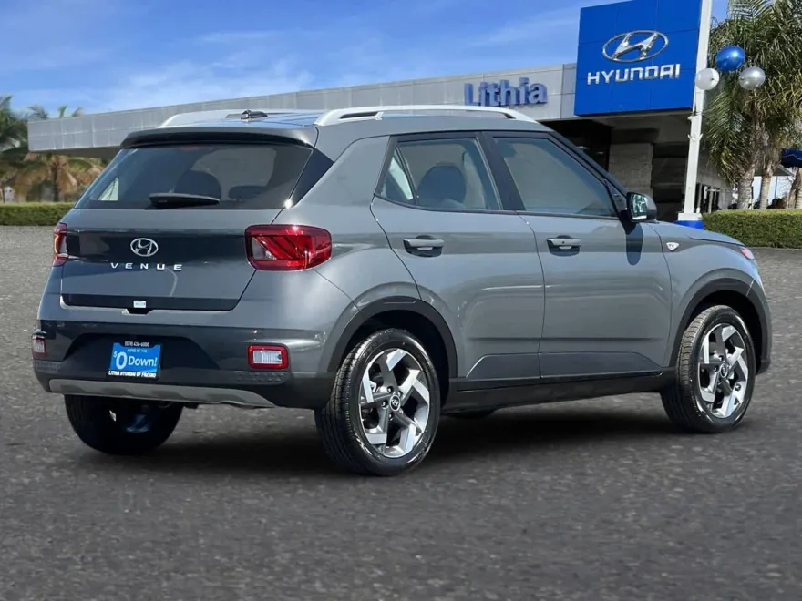 2025 Hyundai Venue SEL photo 1