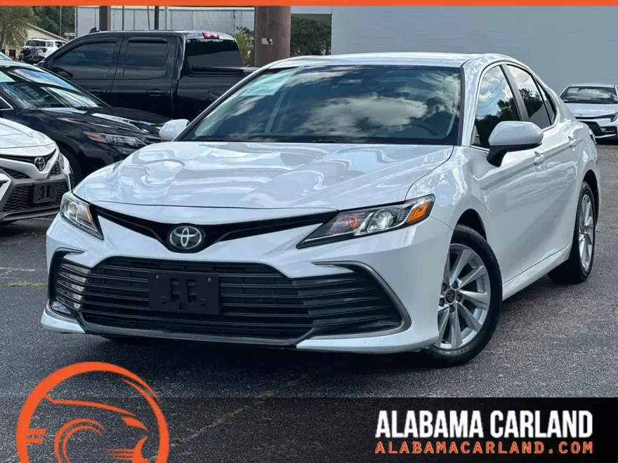 2024 Toyota Camry LE photo 1
