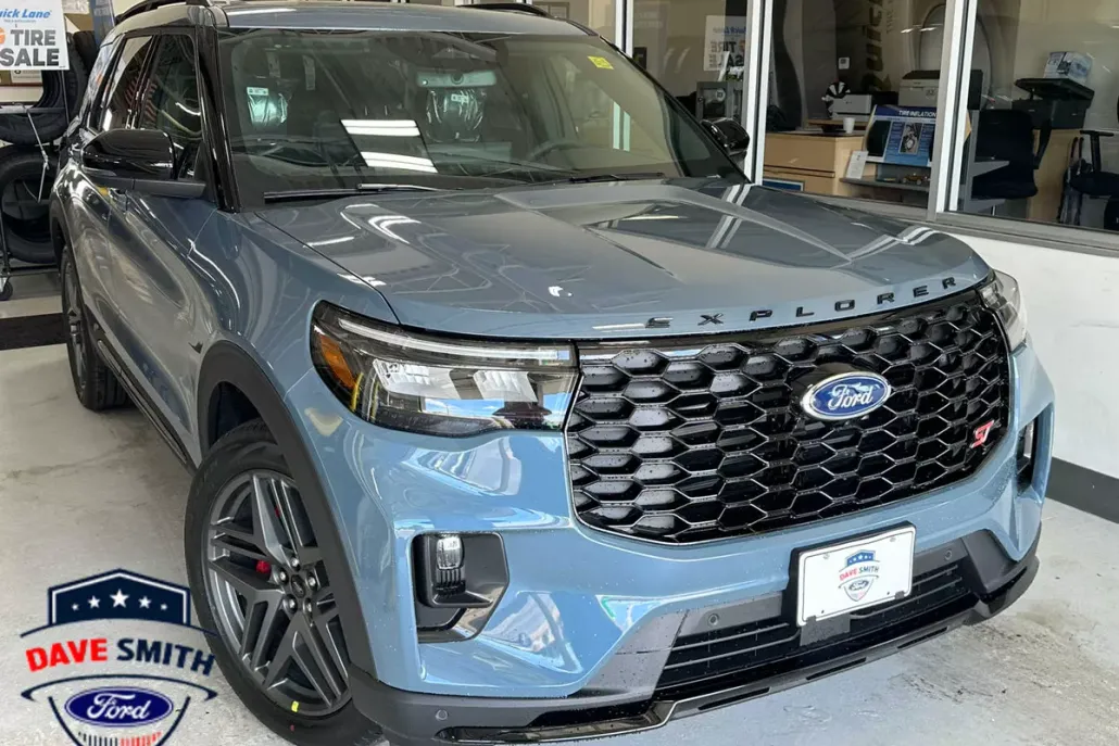 2025 Ford Explorer ST photo 1